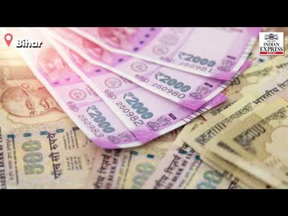 Bihar daily wage labourer builds 'badhaai gate' to celebrate demonetisation