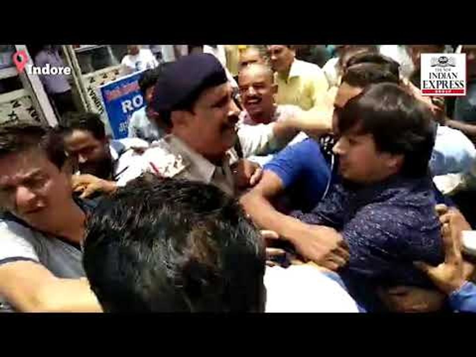 BJP MLA Akash Vijayvargiya thrashes Indore civic officials with cricket bat