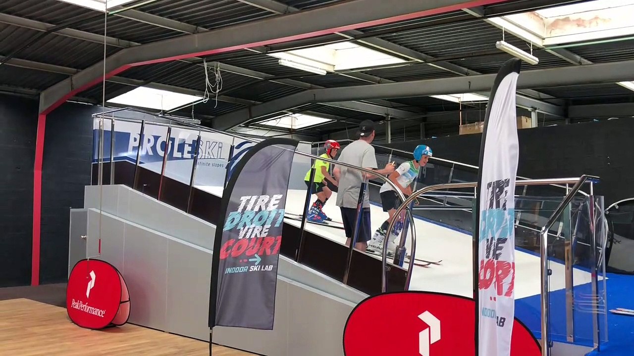 Une piste de ski en intérieur vient d’ouvrir à Cluses (Haute-Savoie)