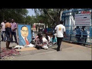 Download Video: Hyderabad Uni students protest Velivada removal, block uni entrance