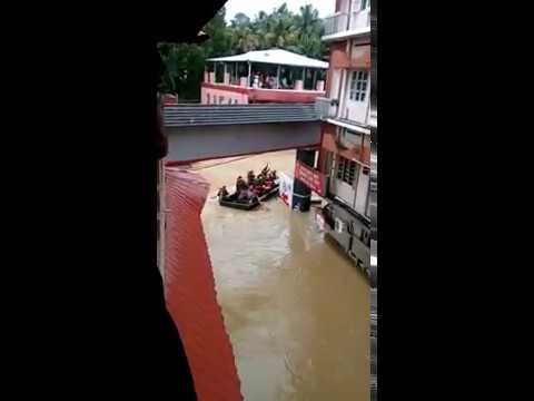 Muthoot Hospital in Kozhencherry flooded, patients are being evacuated