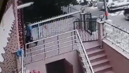 Bina önündeki bisikleti böyle çaldı