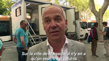 Marseille: un camion douche pour les plus démunis