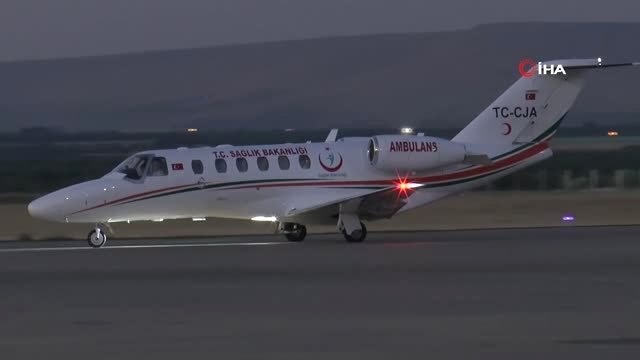 Kıbrıs'ta kalça kemiği kırılan genç kız, uçak ambulansla Gaziantep'e getirildi