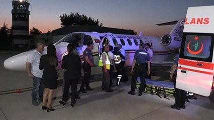 Yaralı genç, KKTC'den ambulans uçakla Gaziantep'e getirildi