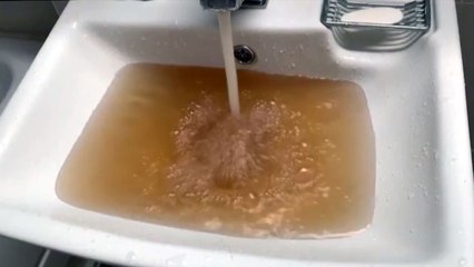 춘천 아파트 수도에서 녹물...주민 불편 / YTN