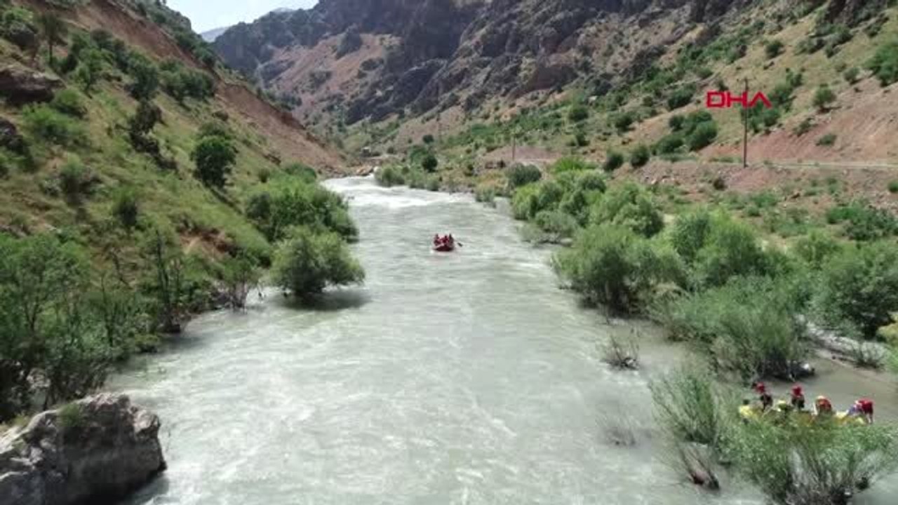 VAN Çatak'ta rafting sezonu başladı