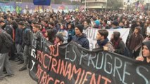Estudiantes chilenos marchan en protesta por 