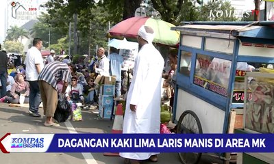 Dagangan Kaki Lima Laris Manis di Area MK
