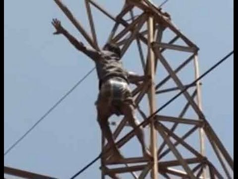 மின்கம்பத்தில் ஏறி இலங்கை அகதி தற்கொலை வீடியோ காட்சி