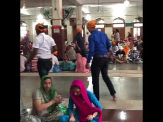 பொற்கோயிலில் நயன்தாரா - விக்னேஷ் சிவன்