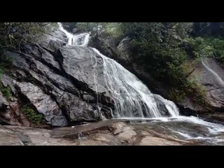 கோவை மாவட்டம் குரங்கு அருவியில் கஜா புயல் மழையின் காரணமாக ஏற்பட்ட வெள்ளப்பெருக்கு