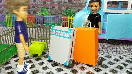 Tatil Yolunda | Arabaya Valiz Yerleştirme | Sempatik Aile