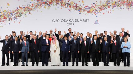 문 대통령 "무역분쟁 벗어나야...G20 리더십 필요"...밤늦게 한러 정상회담 / YTN