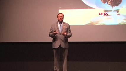 Doktorlar kendi hikayelerini anlatmak için sahnede