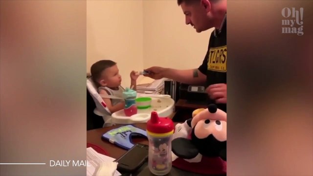 Questi genitori utilizzano una tecnica orribile per far mangiare i figli