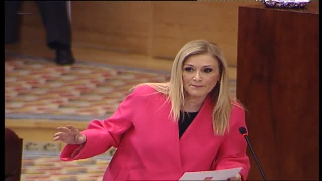 Cifuentes: No he escuchado ni una sola palabra de apoyo de las mujeres de Podemos referidas a las palabritas que algunos hombres han empleado hacia mí