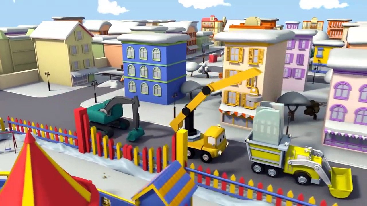 Playing in the snow with Carl the Super Truck, Franck the Fire Truck  & his friends in Car City