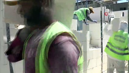 55 Derecede Sıcaklıkta Ekmeklerini Taştan Çıkartıyorlar