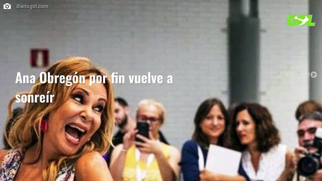 El trikini de Ana Obregón (“¡Ni Ana Rosa Quintana!”) que enloquece a España