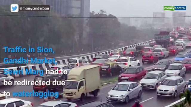 Heavy rains lash Mumbai