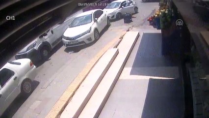 500 bin liralık gasp güvenlik kamerasında - İSTANBUL