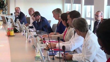 Canicule: Edouard Philippe appelle les Français à la vigilance