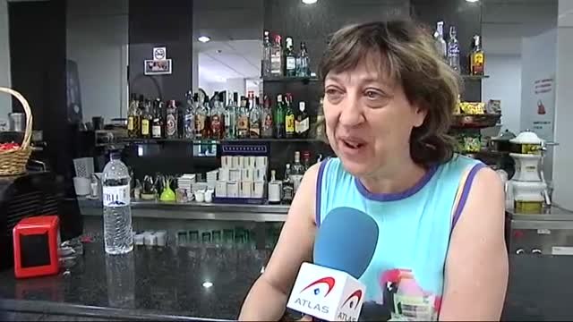 Los vecinos se vuelcan con los bomberos en Tarragona