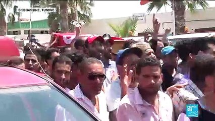 Émotion à Tunis, aux funérailles du policier tué lors des attaques
