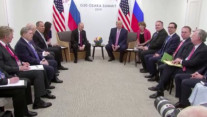 Trump bromea pidiendo a Putin que no interfiera en elecciones de 2020