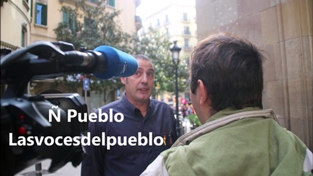 Denuncian 'detenciones ilegales' y 'coacción' de 5 españoles Quita Lazo en Cataluña