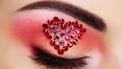 Heart-shaped blush is the cutest makeup trend we planning on trying this Valentine's Day