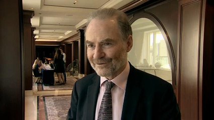 Timothy Garton Ash: meg kell állítani Orbán Viktort