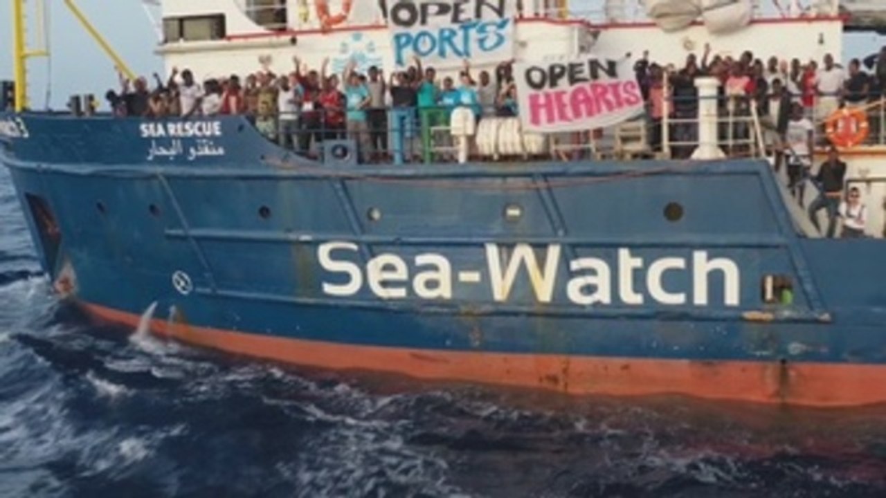 Tensión a bordo del Seawatch mientras espera poder desembarcar a los rescatados
