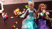 Elsa and Anna toddlers CHOCOLATE FOUNTAIN and cupcakes Elsa gets dirty & go to the swimming pool