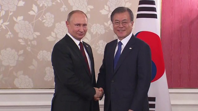 한러 정상회담 111분 늦게 시작...푸틴 일정 지연 탓 / YTN