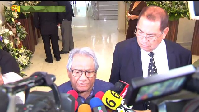 Armando Manzanero y María Victoria acudieron a despedir a su gran amigo Gualberto Castro.