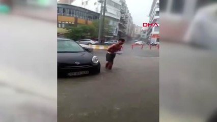 ÇANAKKALE GELİBOLU'DA SAĞANAK, DOLU VE RÜZGAR YAŞAMI OLUMSUZ ETKİLEDİ