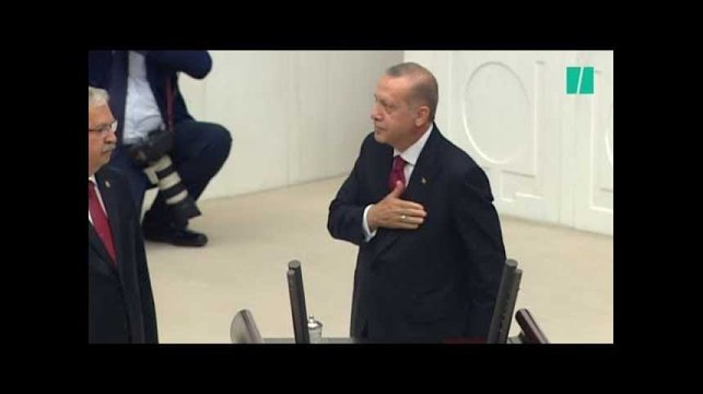 Les images du serment d'Erdogan qui débute un mandat de cinq ans avec les pleins pouvoirs