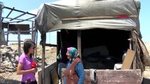 İZMİR Kadifekale'de kadınlar tandır ekmeği yaparak evlerini geçindiriyor