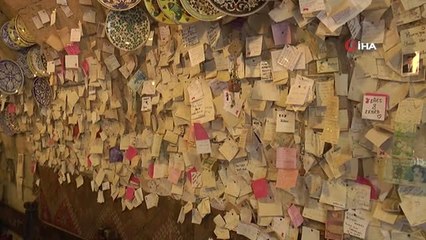 Kapadokya'da turistler sevgi duvarı oluşturdu