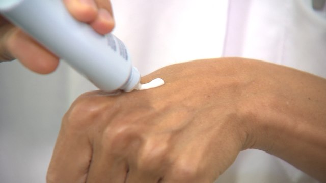 La dermátologa Loreto Carrasco explica cómo protegerse la piel