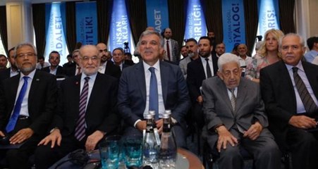 Abdullah Gül, Saadet Partisi'nin İstanbul'daki D-8 toplantısına katıldı