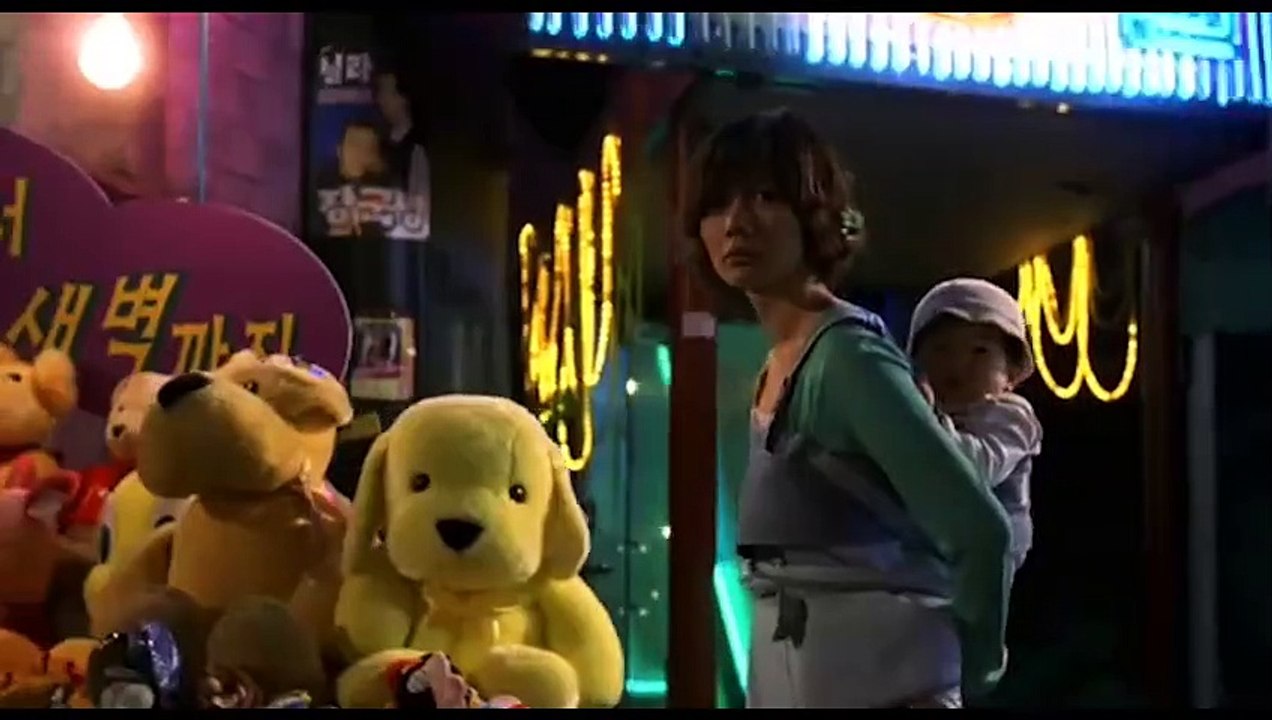 Young mom with baby saves girl from sexual assault | Clip from 'Saving My Hubby' with Bae Doona