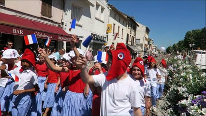 Au grand défilé d’Ambérieu en fête, une irrésistible envie de danser la carmagnole !