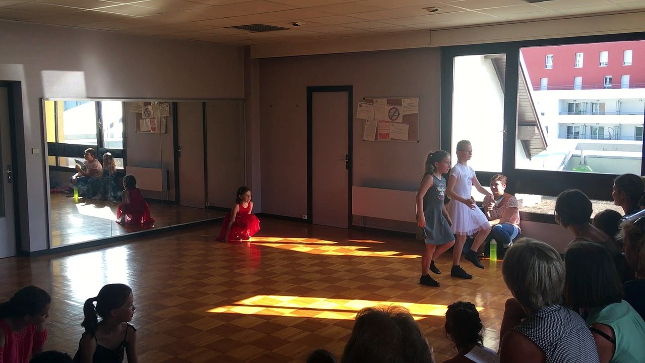 Gala 2019 : Chorégraphe : Corine  (Claquettes)