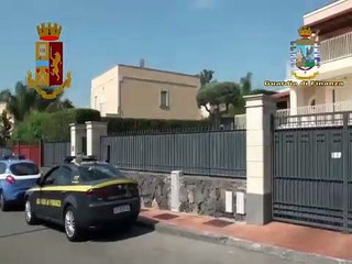 Скачать видео: Catania - Confisca del patrimonio per esponente clan Santapaola-Laudani (29,06,19)