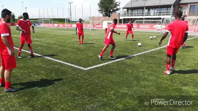 Mouscron : entraînement pour les réfugiés sur le terrain de l'Excel