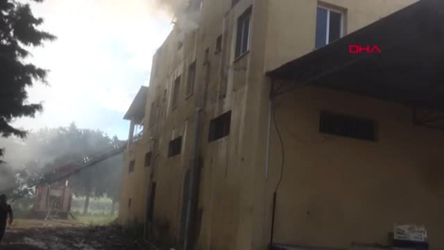 Manisa - Alaşehir'de kasa ambalaj fabrikasında yangın çıktı