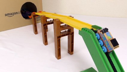 Thomas & Chuggington Wooden Toy Trains Slide into the Double Holes of Supo Supo Box
